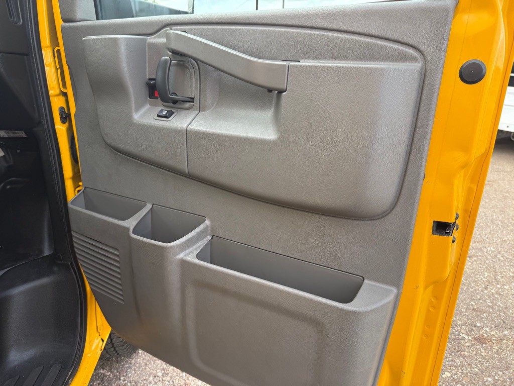 2021 GMC Savana Image 24