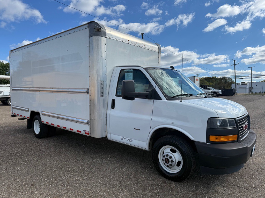 2021 GMC Savana Image 3