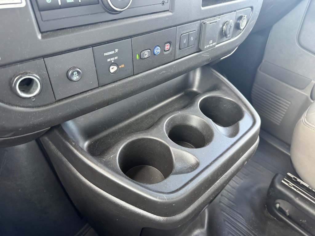 2021 GMC Savana Image 21