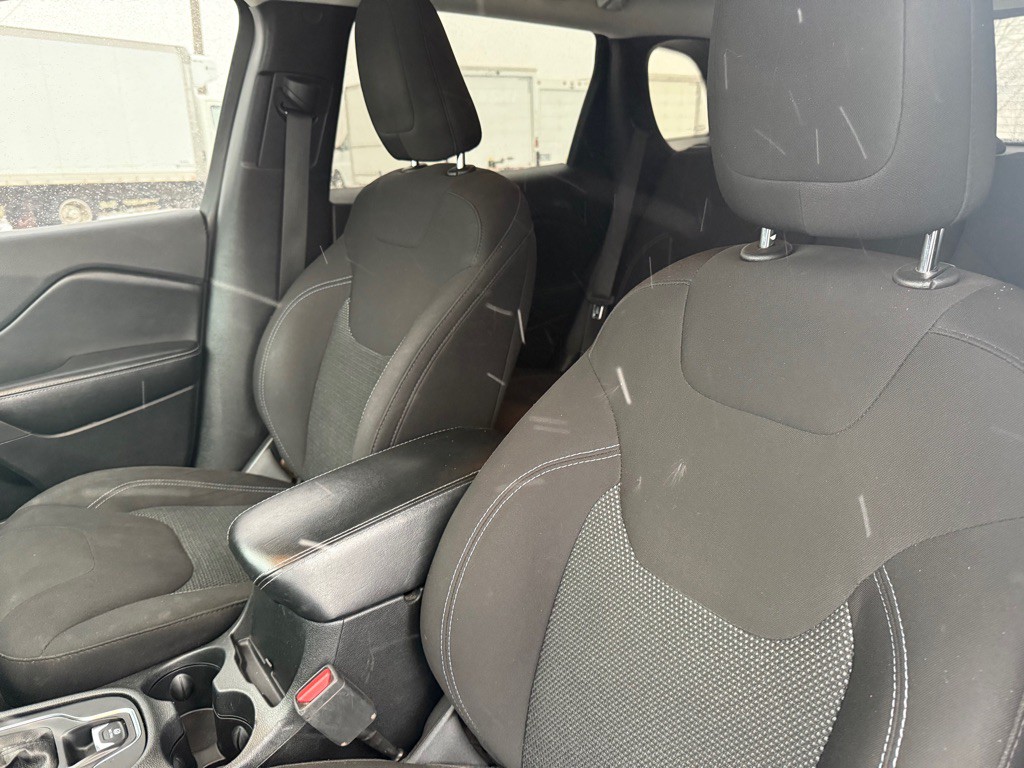 2019 Jeep Cherokee Image 9