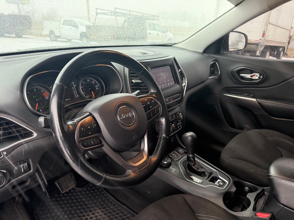 2019 Jeep Cherokee Image 10