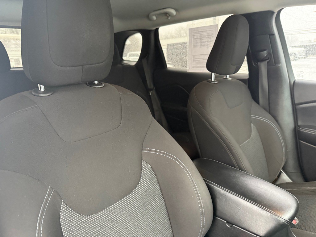 2019 Jeep Cherokee Image 12