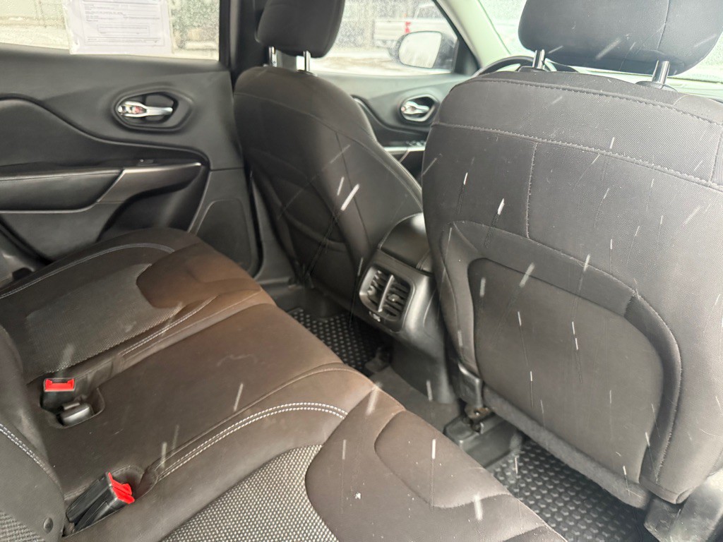 2019 Jeep Cherokee Image 17