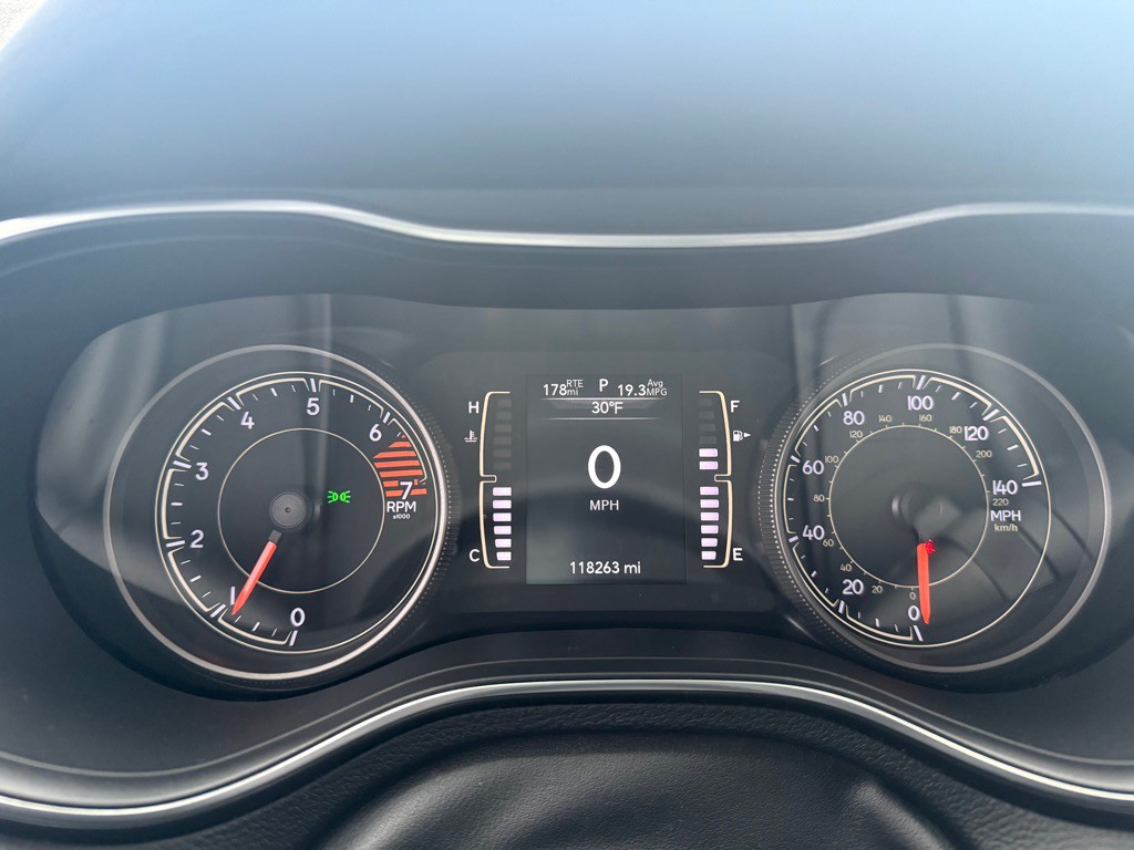 2019 Jeep Cherokee Image 20