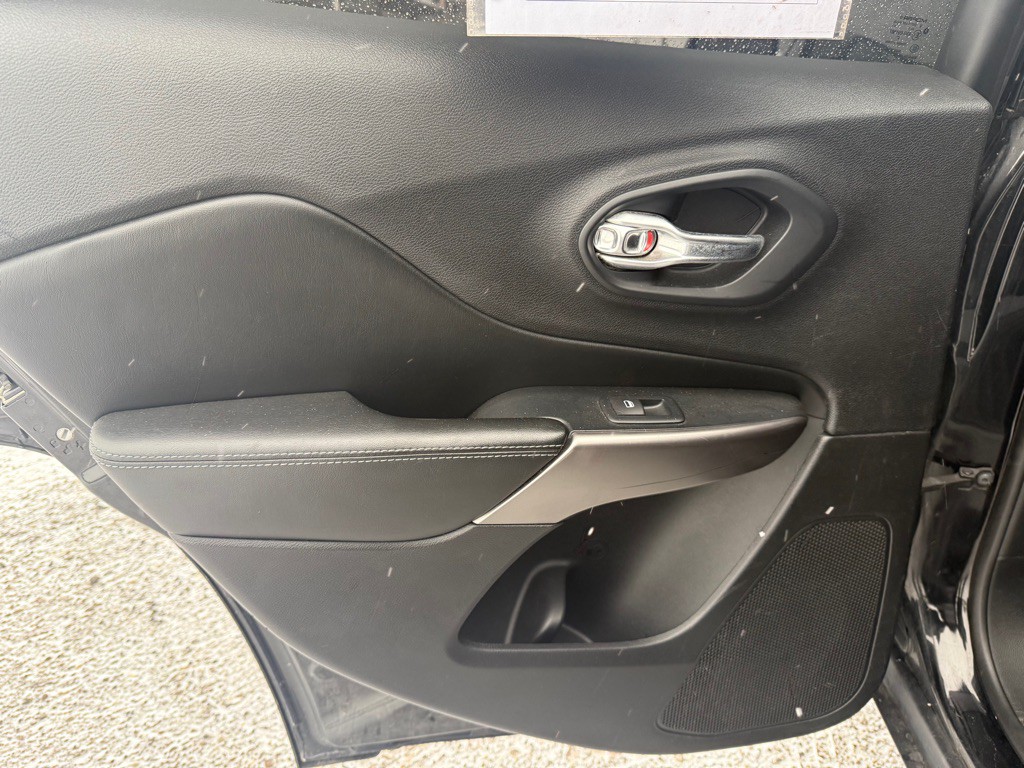 2019 Jeep Cherokee Image 30