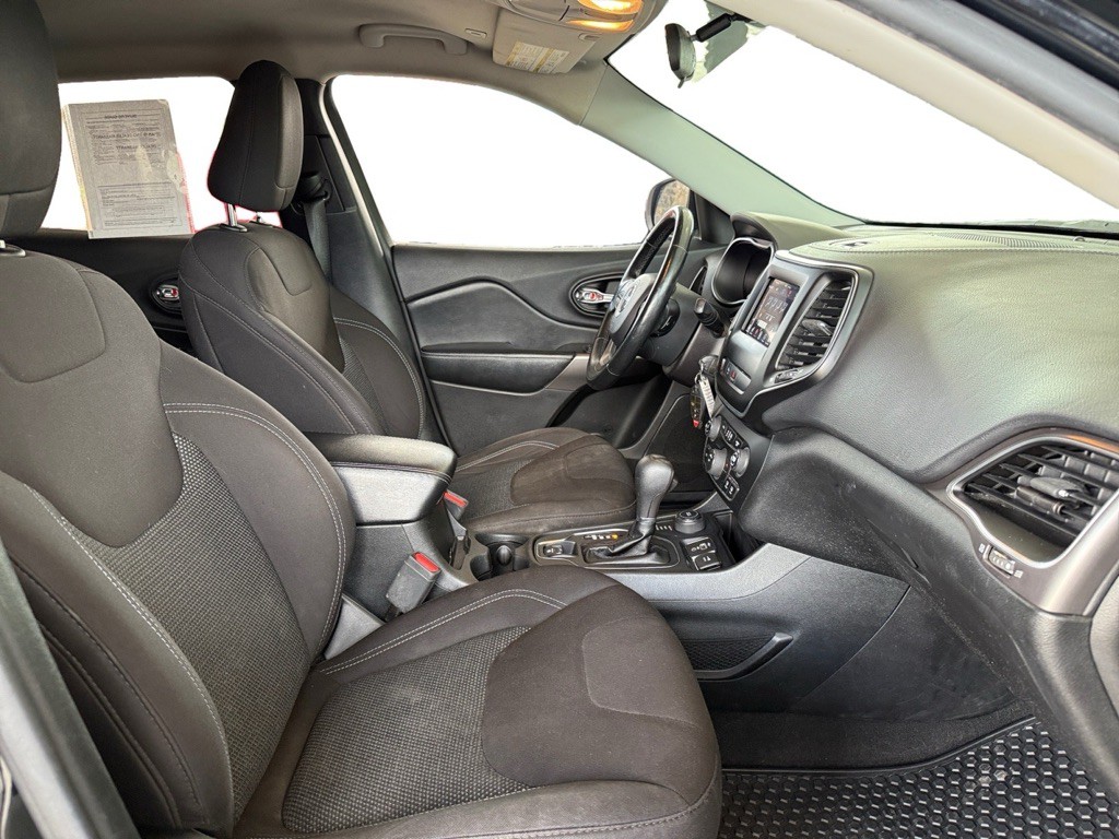 2019 Jeep Cherokee Image 11