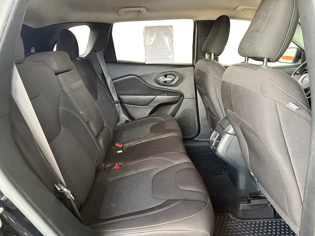 2019 Jeep Cherokee Image 13