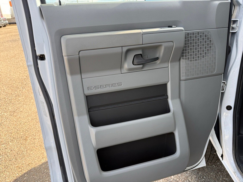 2021 Ford Econoline Image 26