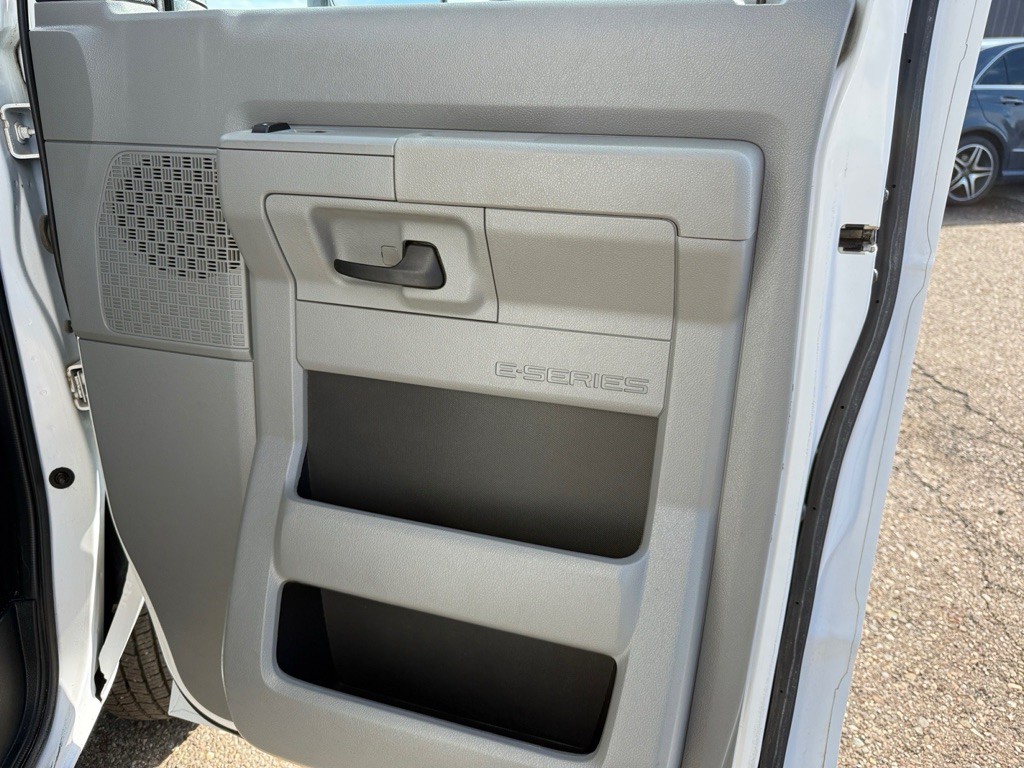 2021 Ford Econoline Image 27