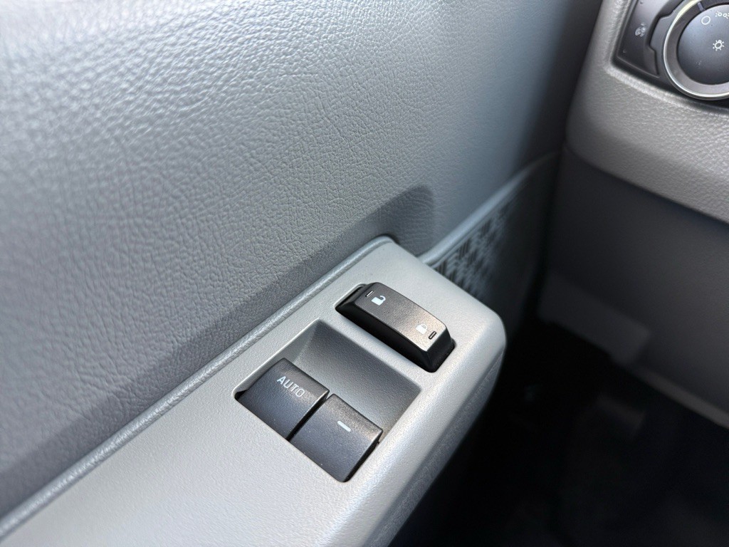 2021 Ford Econoline Image 28