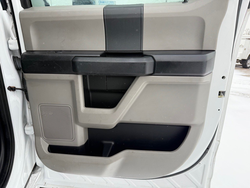 2017 Ford F-350 Image 25