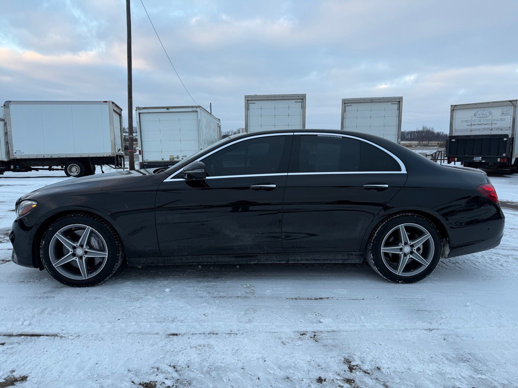 2017 Mercedes-Benz E-Class Image 4