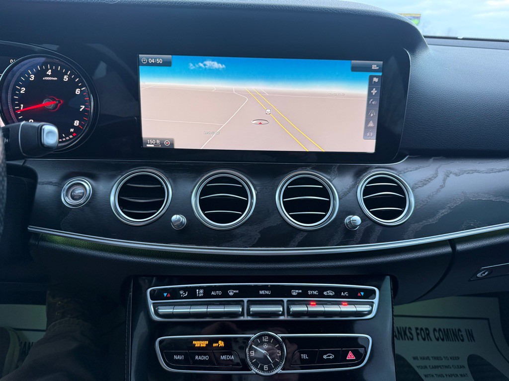 2017 Mercedes-Benz E-Class Image 21