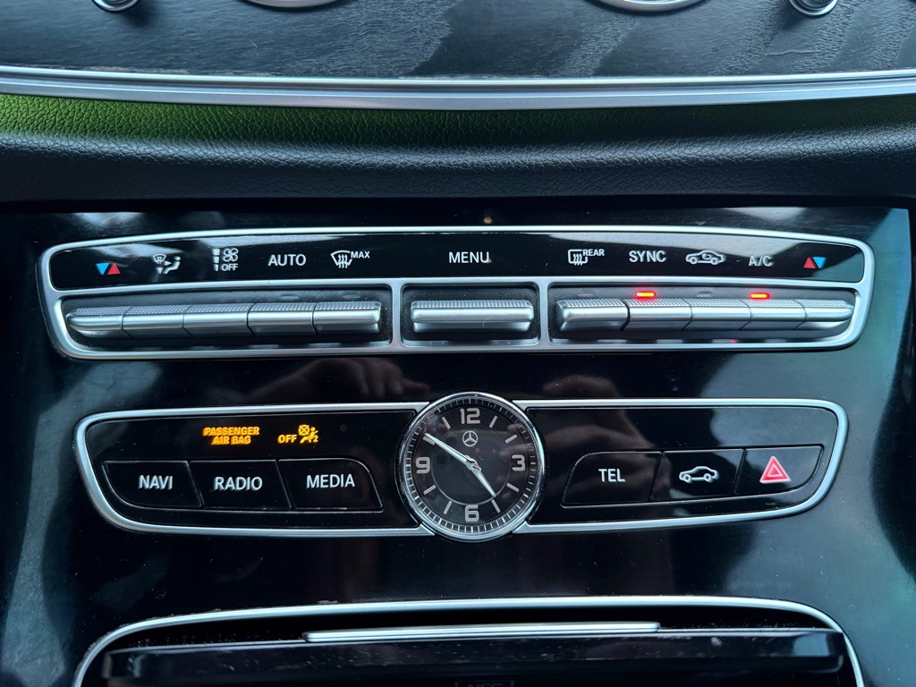 2017 Mercedes-Benz E-Class Image 24