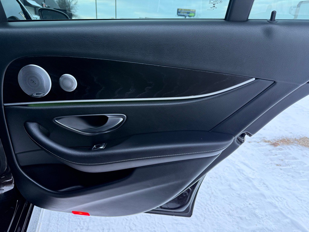 2017 Mercedes-Benz E-Class Image 32