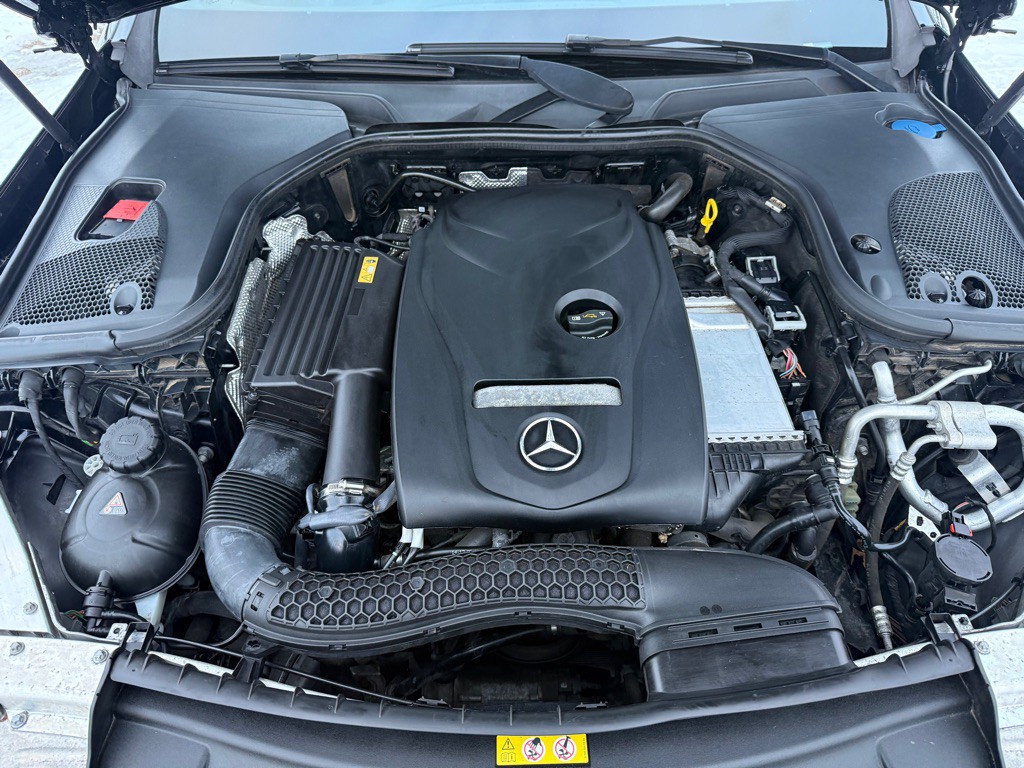 2017 Mercedes-Benz E-Class Image 34