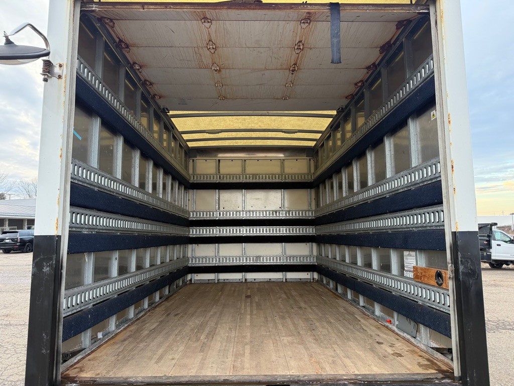 2018 Chevrolet Express Image 9