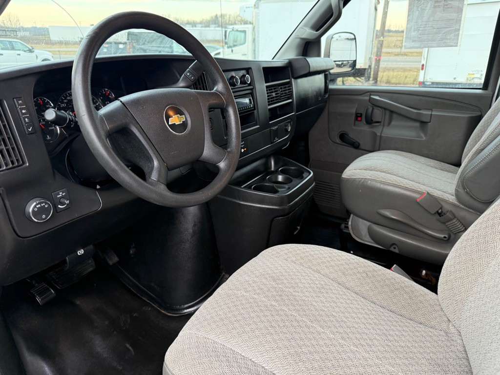 2018 Chevrolet Express Image 12