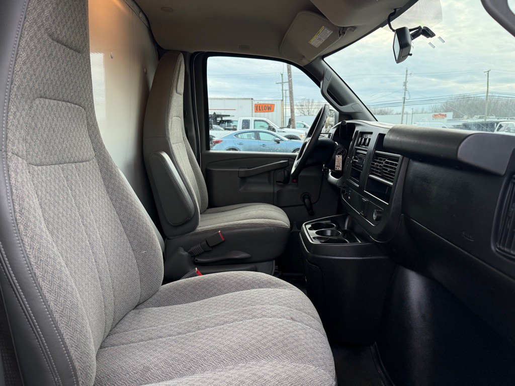 2018 Chevrolet Express Image 15
