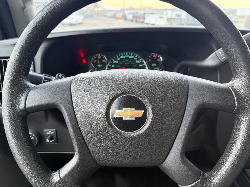 2018 Chevrolet Express Image 16