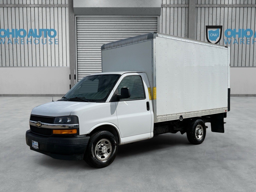 2018 Chevrolet Express Image 1