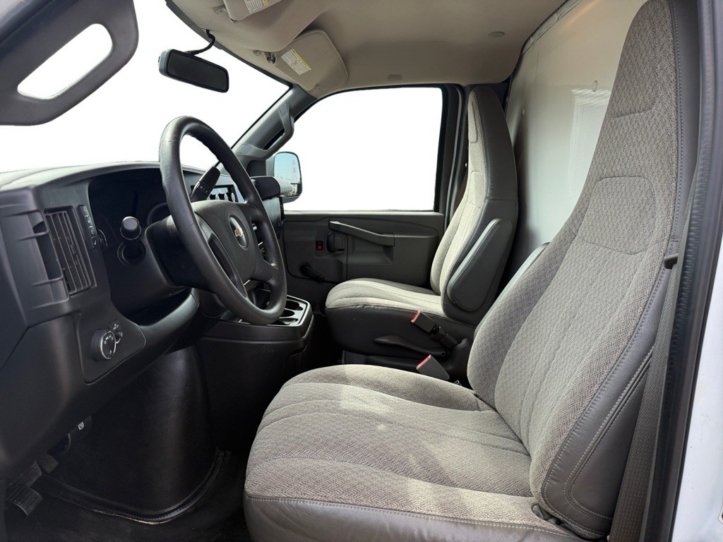 2018 Chevrolet Express Image 9