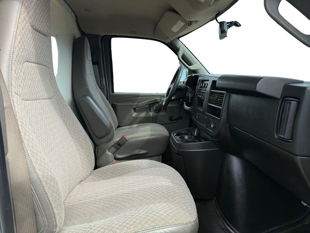 2018 Chevrolet Express Image 10