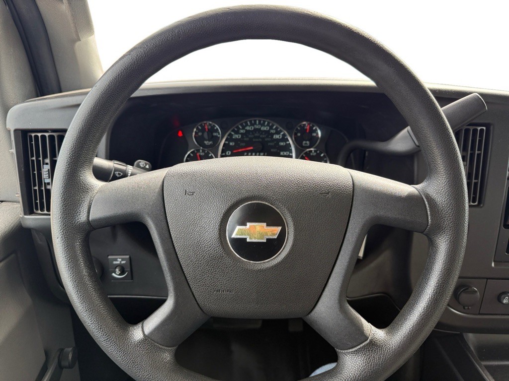 2018 Chevrolet Express Image 12