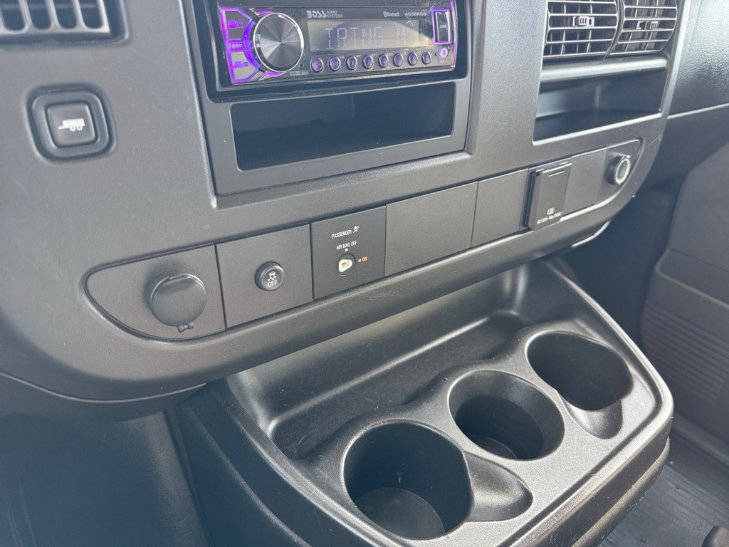 2018 Chevrolet Express Image 16