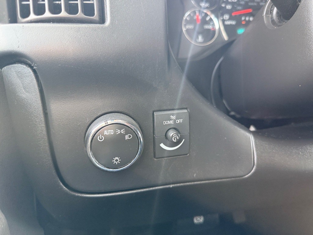 2018 Chevrolet Express Image 27