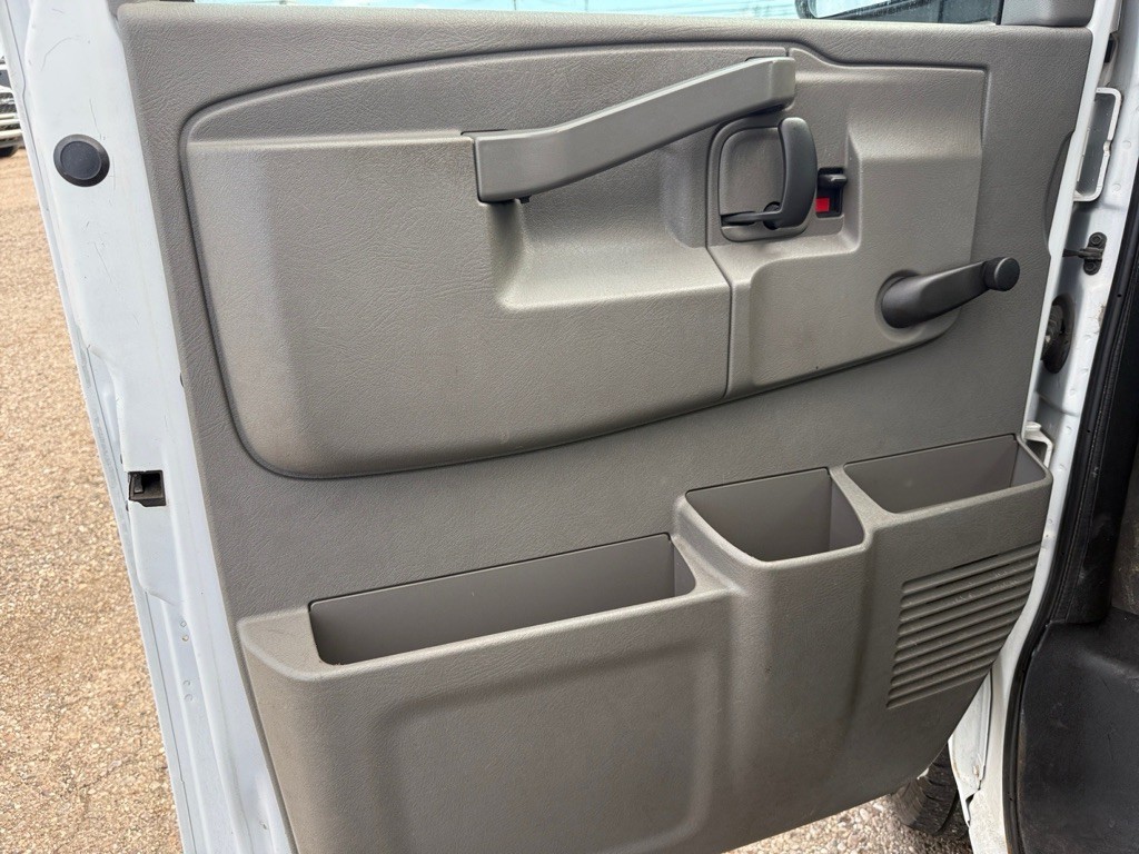 2018 Chevrolet Express Image 29