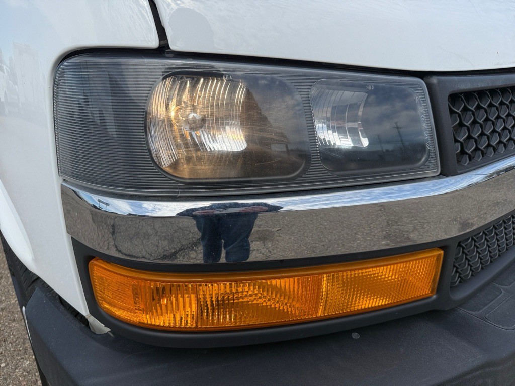 2018 Chevrolet Express Image 32