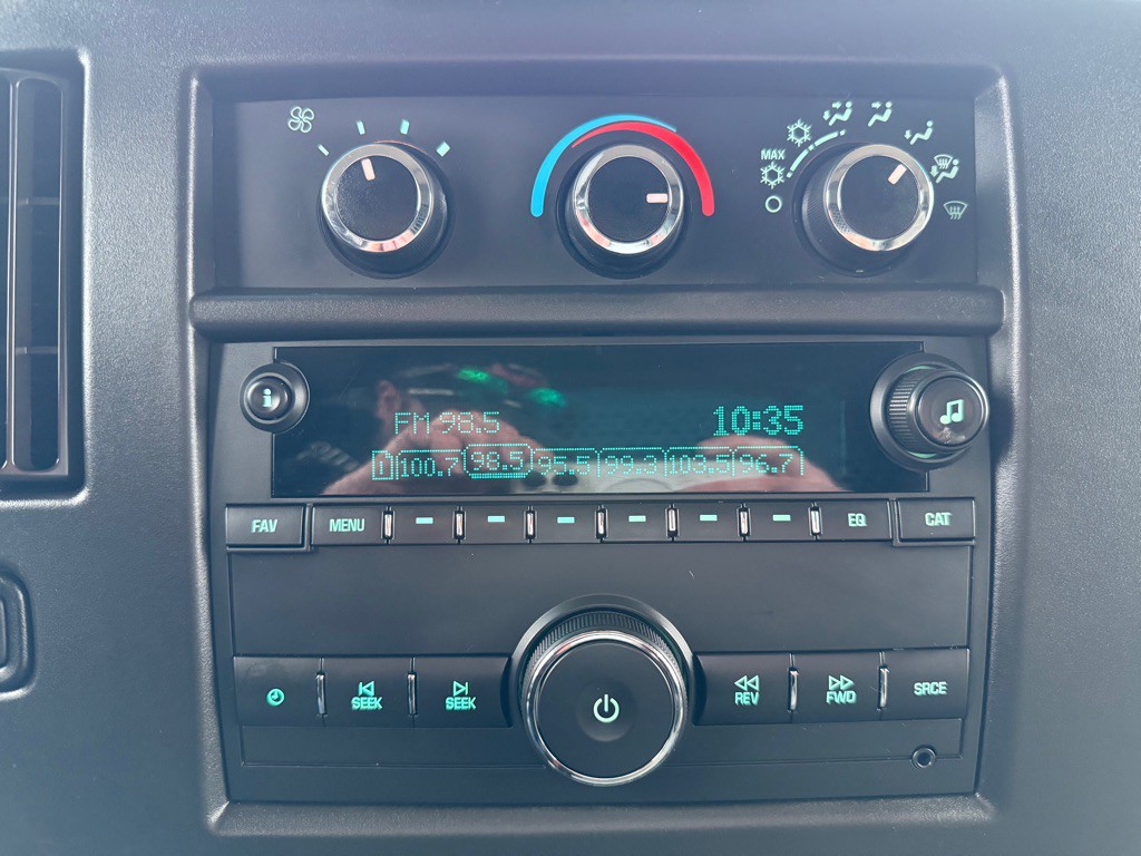 2020 Chevrolet Express Image 26