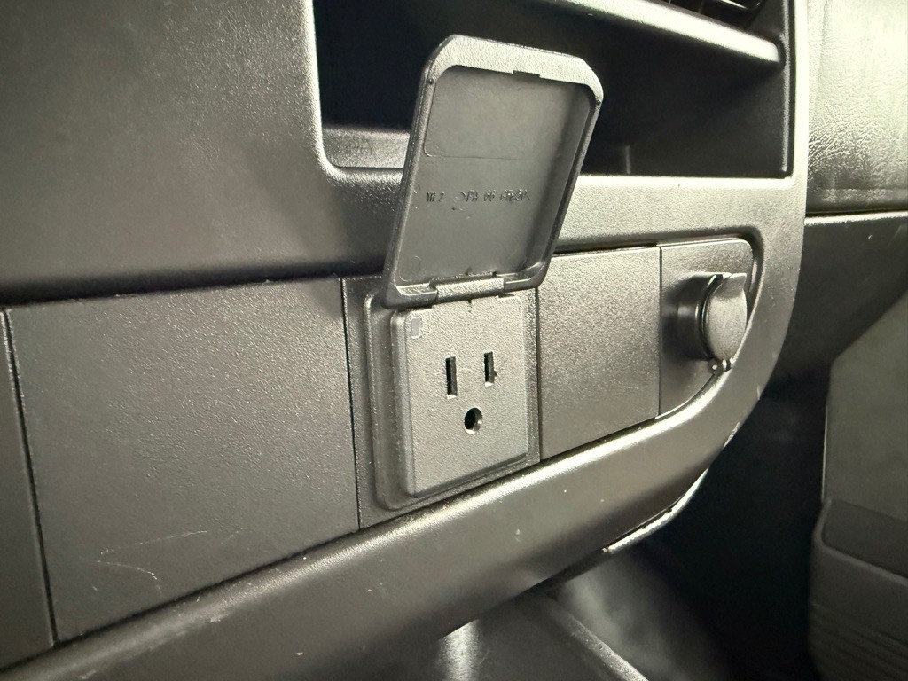 2020 Chevrolet Express Image 28