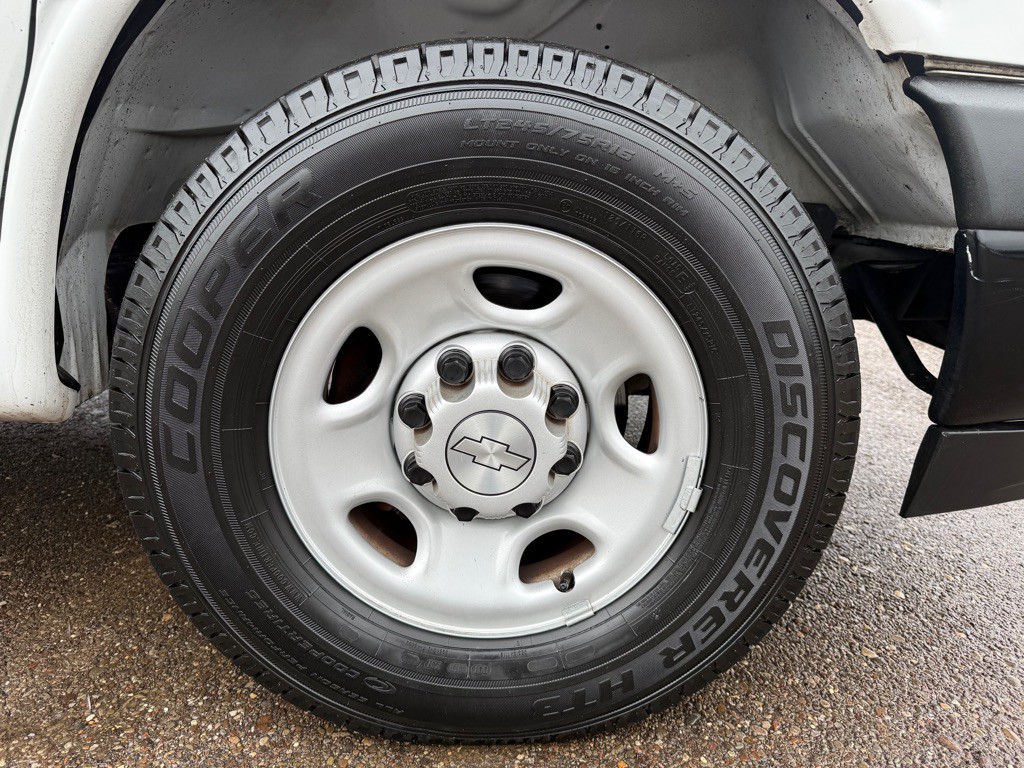 2020 Chevrolet Express Image 42