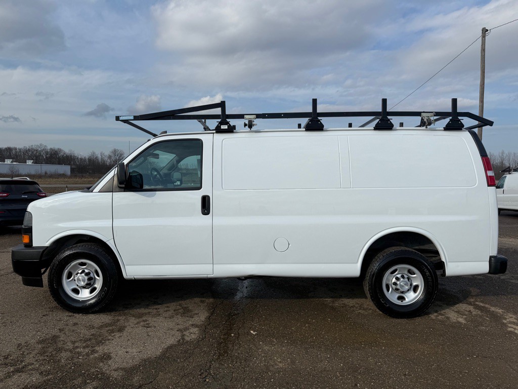 2020 Chevrolet Express Image 4