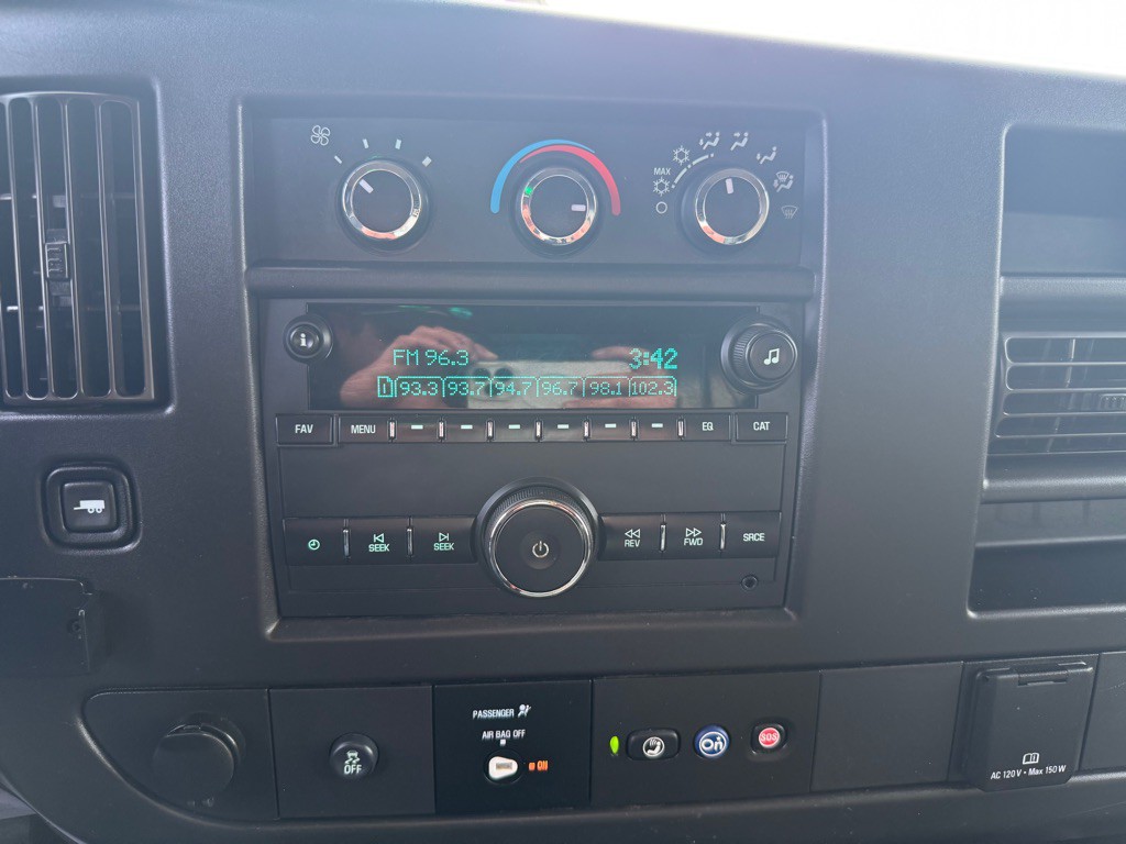 2020 Chevrolet Express Image 14