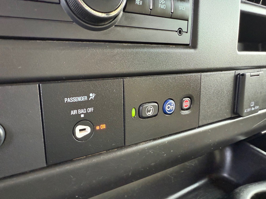 2020 Chevrolet Express Image 16