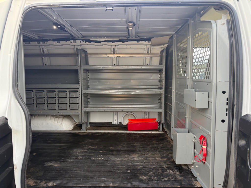 2020 Chevrolet Express Image 30