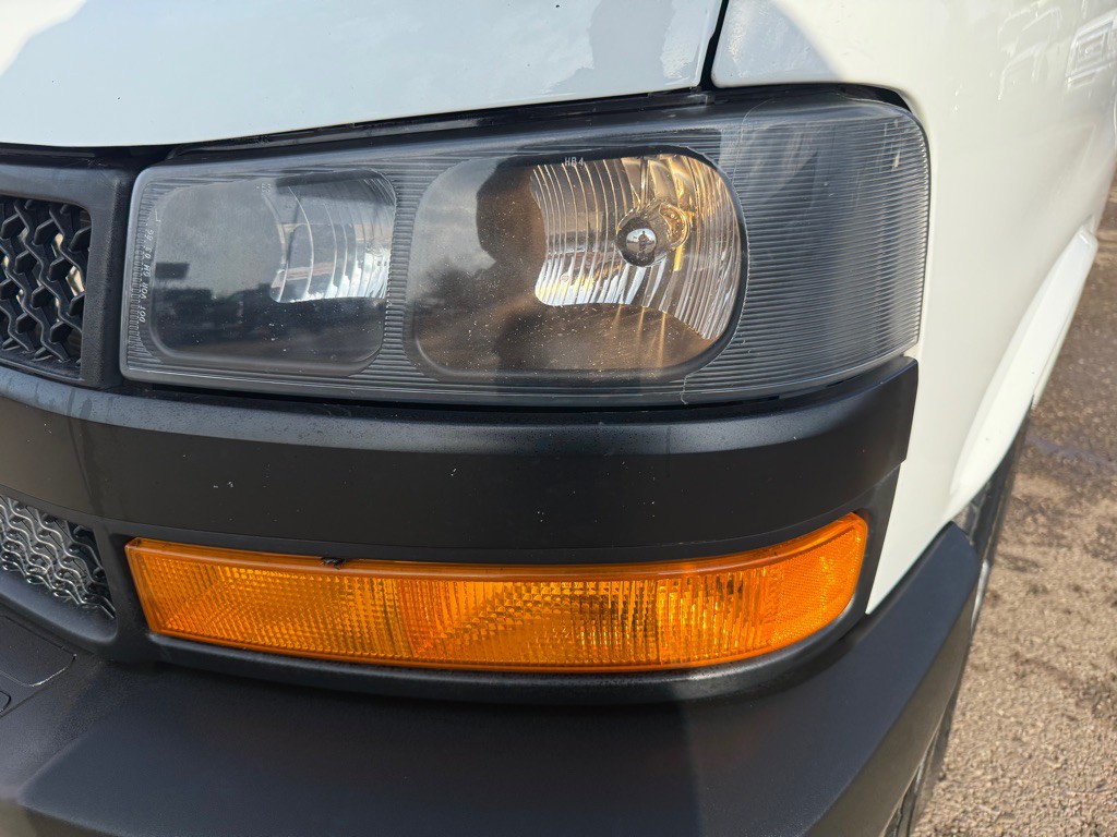 2020 Chevrolet Express Image 40