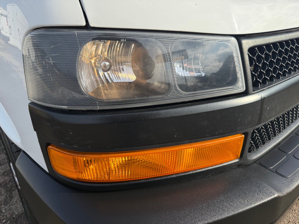 2020 Chevrolet Express Image 41