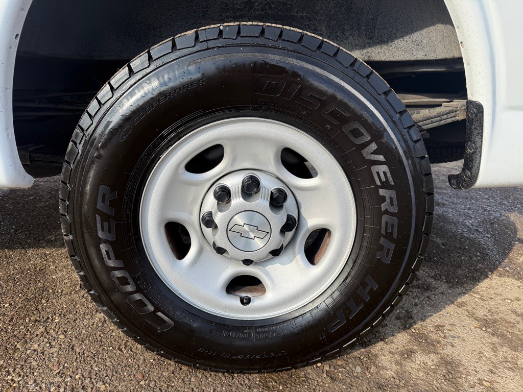 2020 Chevrolet Express Image 45