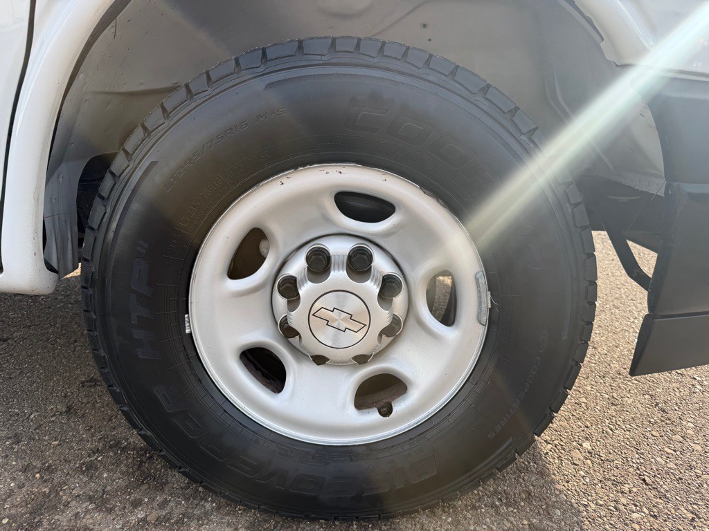 2020 Chevrolet Express Image 46