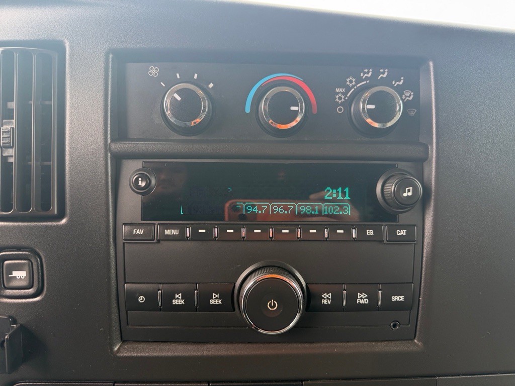 2020 Chevrolet Express Image 17