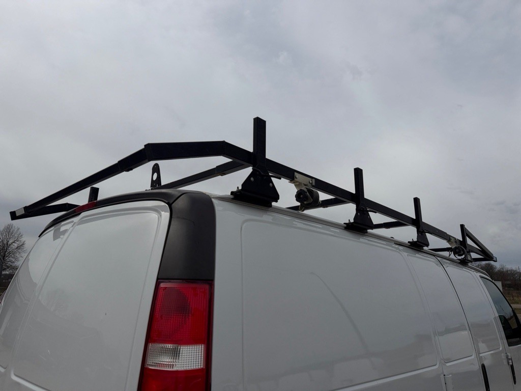 2020 Chevrolet Express Image 24