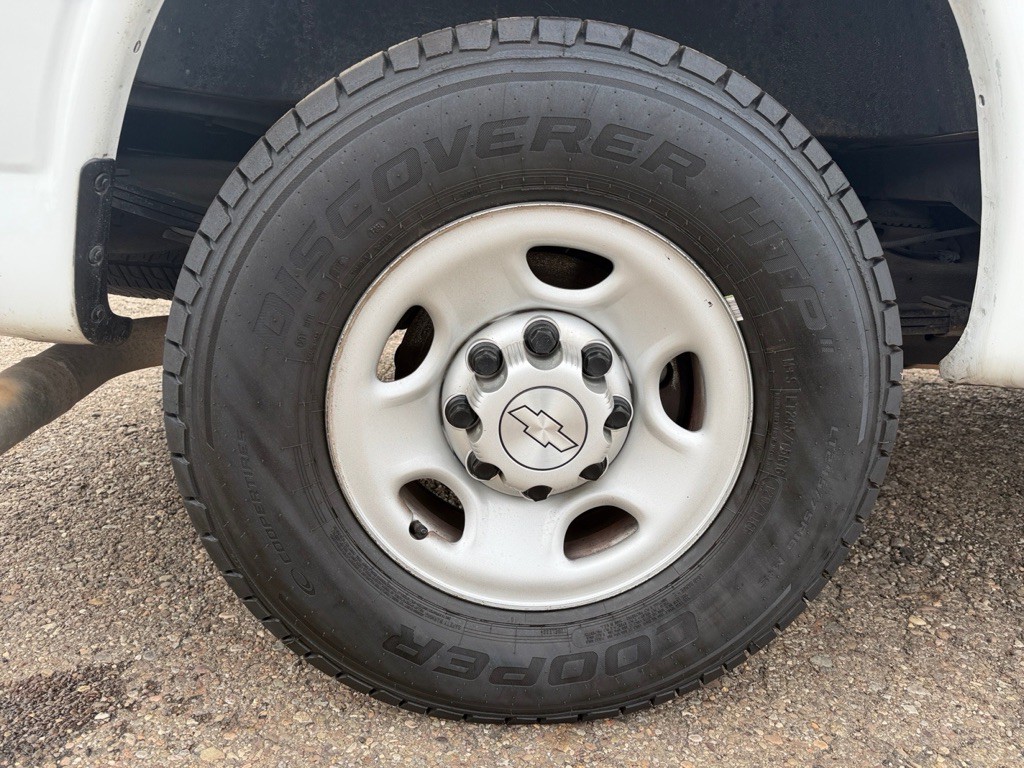 2020 Chevrolet Express Image 28