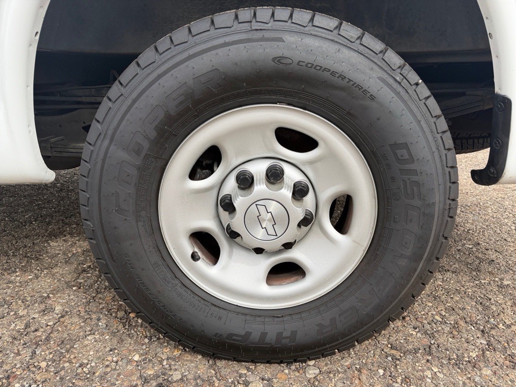 2020 Chevrolet Express Image 29