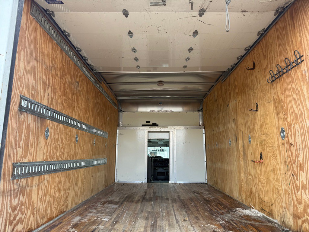 2022 Ford Econoline Image 8