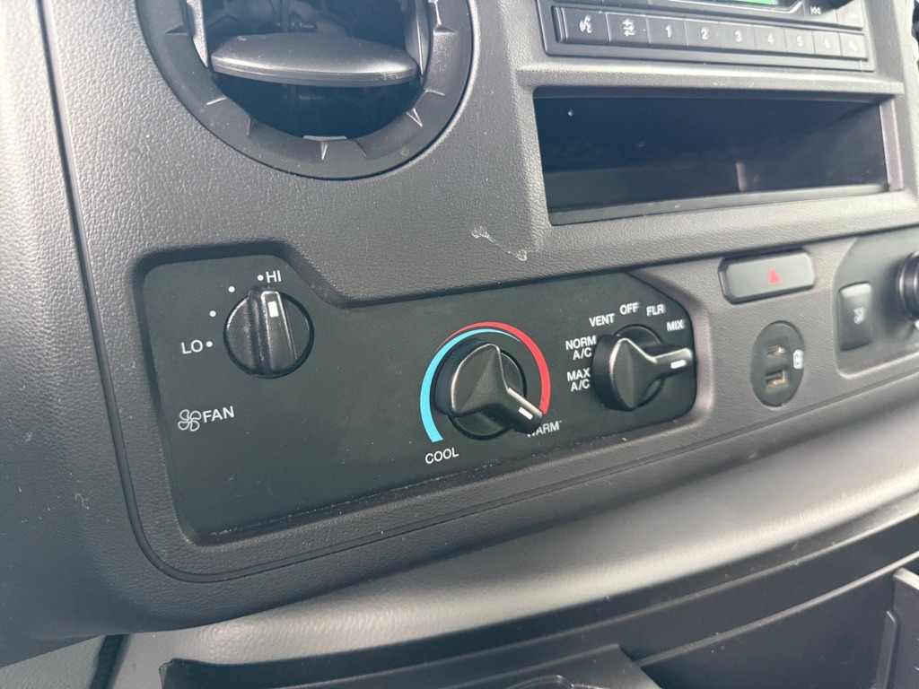 2022 Ford Econoline Image 14