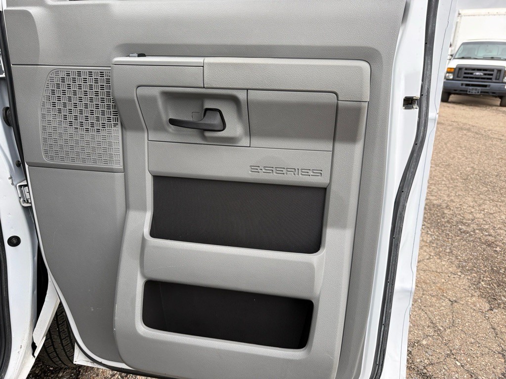 2022 Ford Econoline Image 18